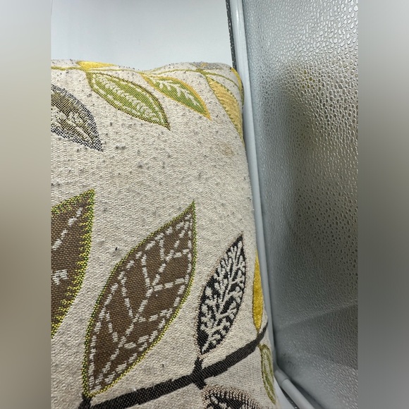 ASHLEY FURNITURE PILLOWS - Picture 8 of 16